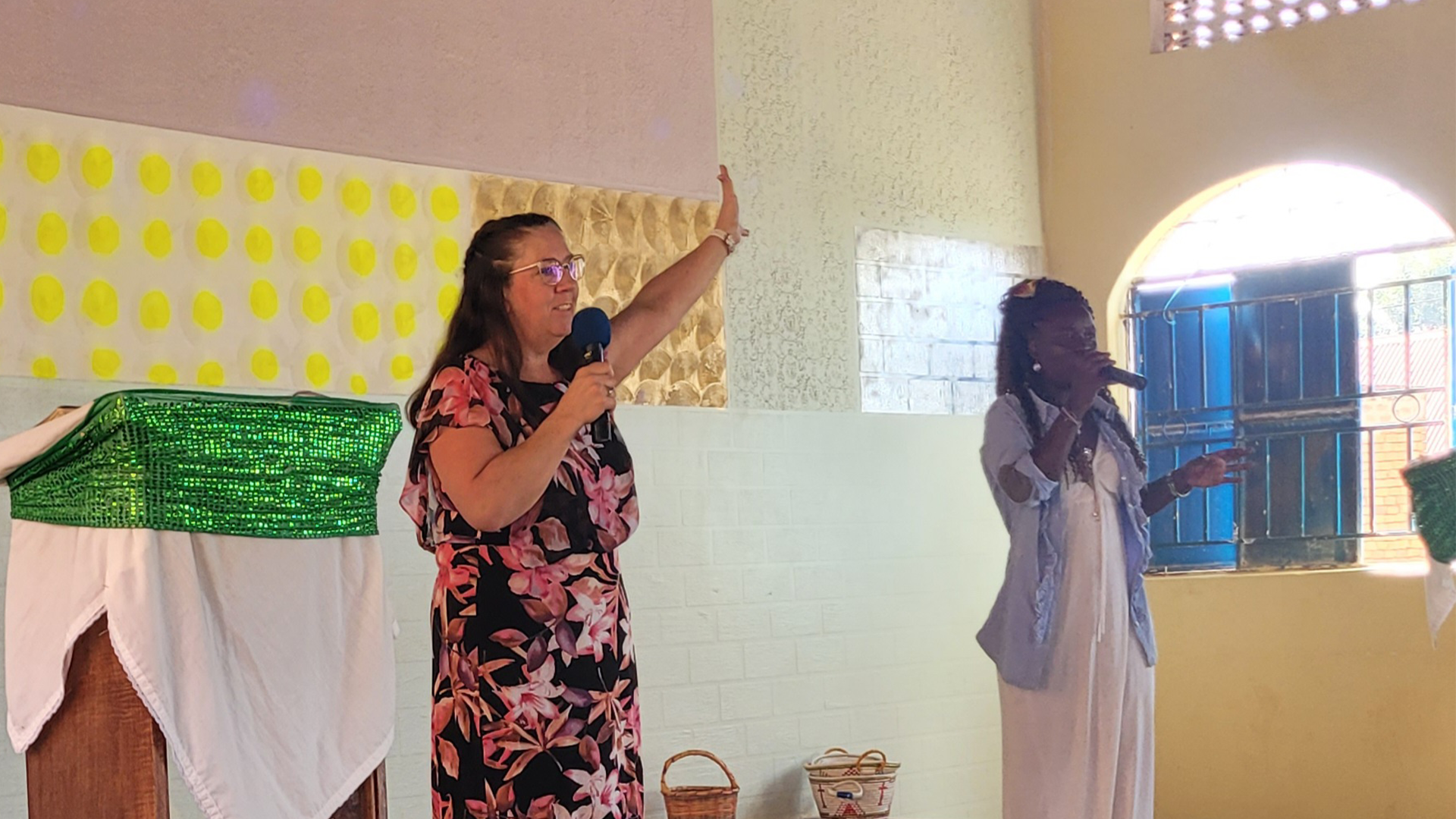 Instructor leading an ultrasound training class at a pregnancy center